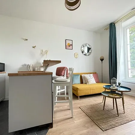 Chaleureux Studio Niche Devant Le Chateau D'Auvers Sur Oise